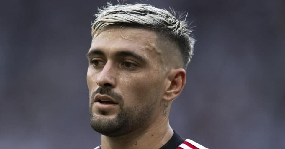 R$1,5M por mês: Arrascaeta arma contrato com rival do Flamengo (Foto: Jorge Rodrigues/AGIF)