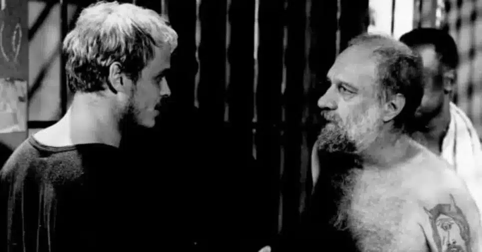 Alexandre (Guilherme Fontes) e Coringa (Paulo César Pereio) em cena de A Viagem (Foto: Reprodução)