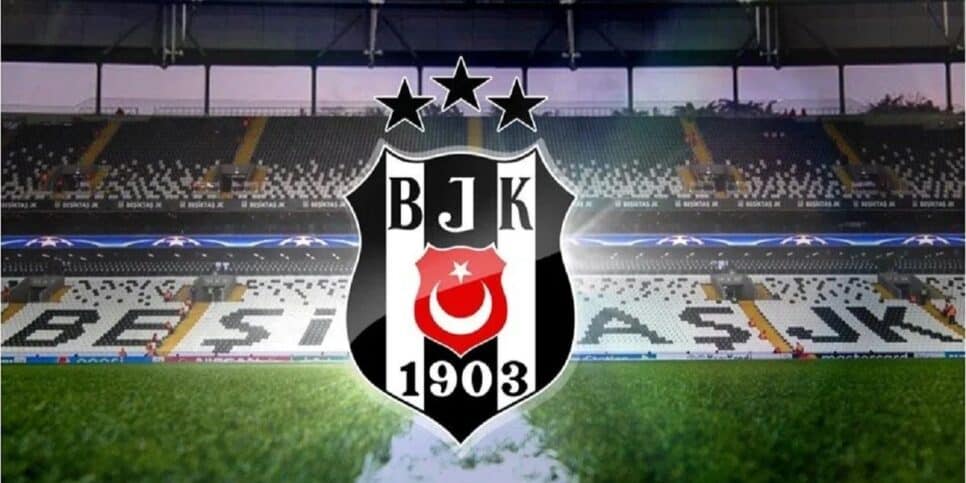 Besiktas pode ser o destino de Depay (Reprodução: Internet)
