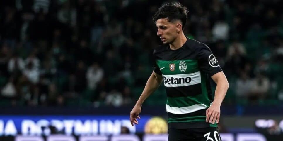 O atacante atualmente defende o Sporting (Reprodução: X)