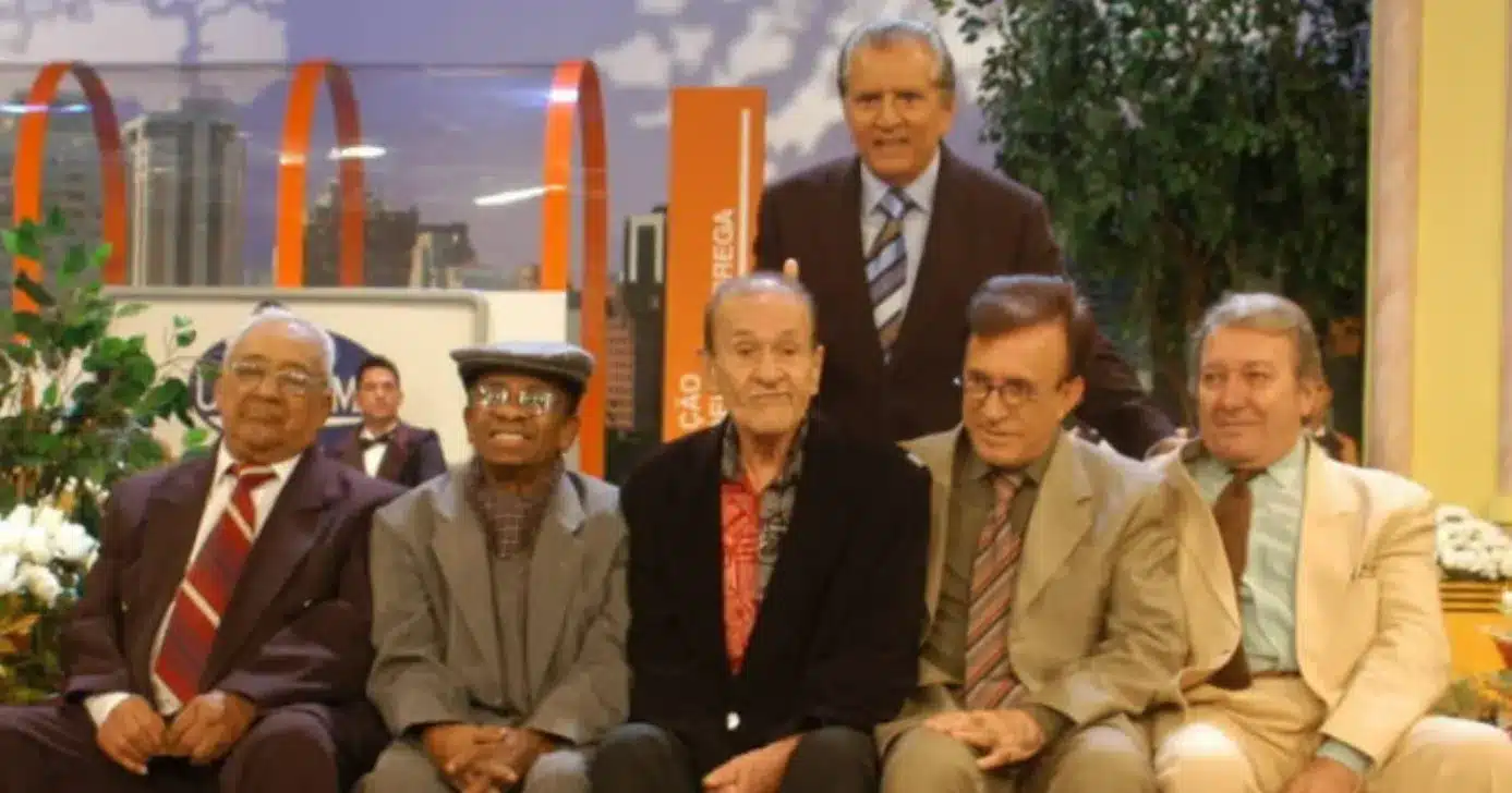 http://tvfoco.uai.com.br/wp-content/uploads/2015/05/Daniela-Mercury.jpg