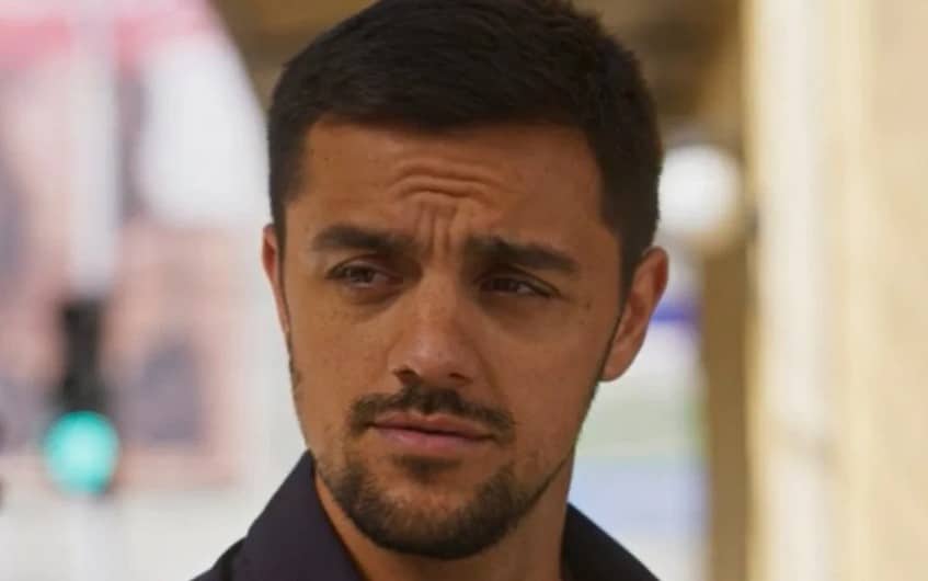 Danilo (Felipe Simas) em cena de Dona de Mim (Foto: Reprodução / Globo)
