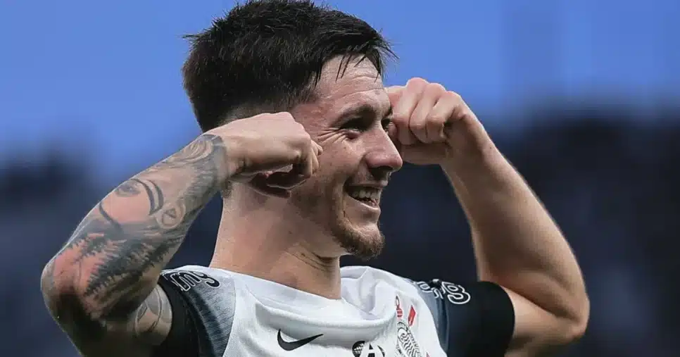 Camisa 8 do Corinthians chama a atenção do Flamengo e futuro é incerto (Foto: Ettore Chiereguini/AGIF)