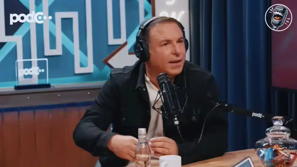 Jornalista desabafa sobre demissão de emissora e expõe multa milionária que pagou (Foto: Reprodução/ PodC/ YouTube)