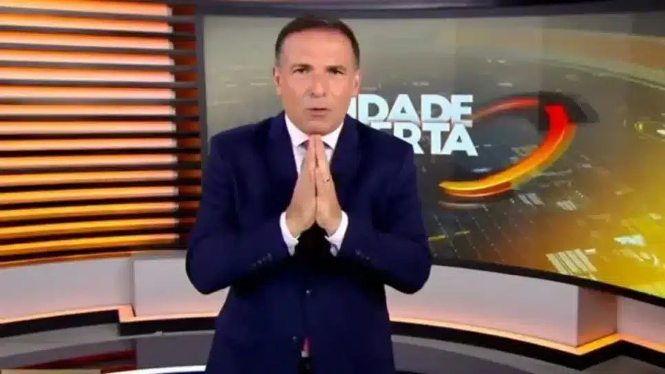 Reinaldo Gottino à frente do noticiário policial da Record (Foto: Reprodução)