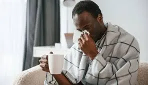 Tempos mais frios tendem a aumentar as chances de resfriados causados por infecções (Foto Reprodução/Internet)
