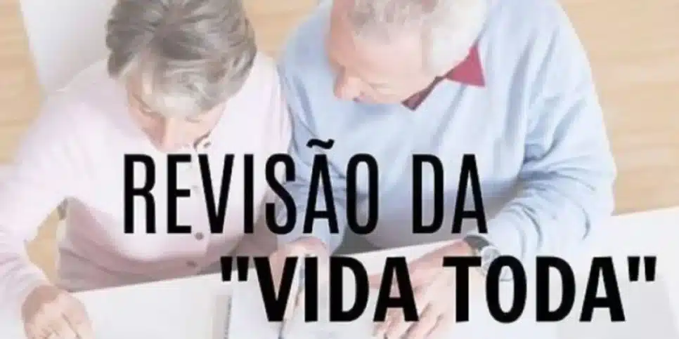 Aposentados recebem notícia sobre revisão da vida toda - Foto: Internet