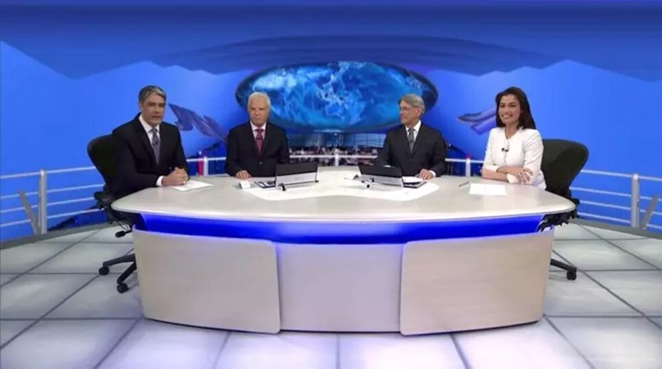 Bancada do JN com Bonner, Renata Vasconcellos, Cid Moreira e Sérgio Chapelin (Foto: Divulgação/ Internet)