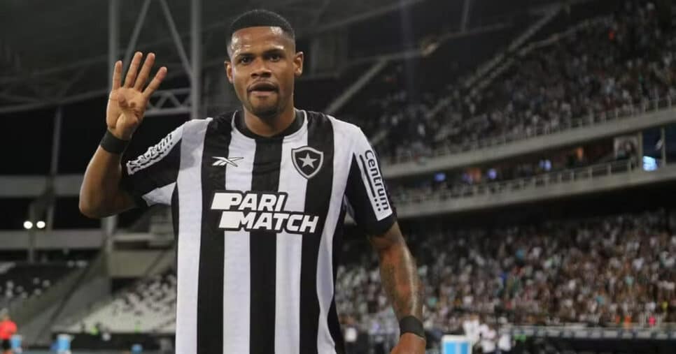 O famoso ex-craque do time de futebol carioca não deve voltar para o clube de Textor (Foto: Vitor Silva/Botafogo)