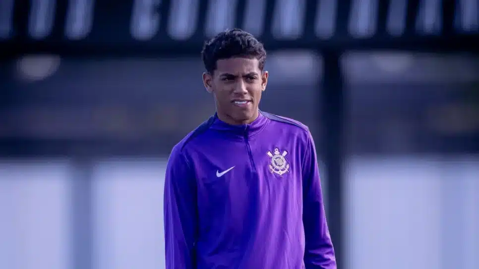 Kauê Furquim, de 16 anos, em treino do Corinthians  • Foto: Rodrigo Coca/Agência Corinthians