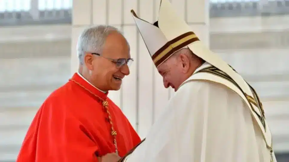 Leão XIV, atual papa, e Francisco, saudoso pontífice (Foto: Reprodução/ Getty Images)