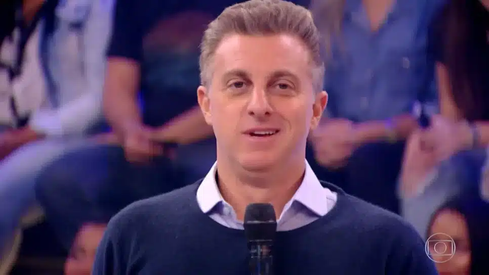 Luciano Huck, a frente do Domingão com Huck, na Globo (Foto Reprodução/Globo)