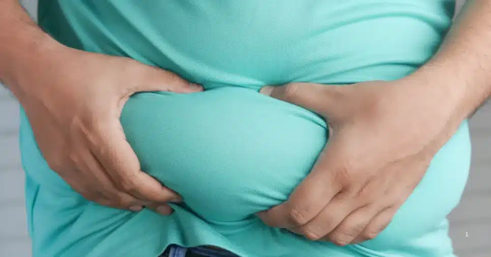 Pochete é um dos maiores incômodos da gordura abdominal (Foto Reprodução/Internet)