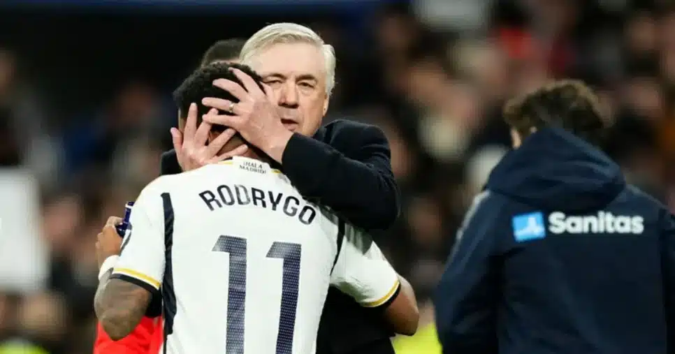 Rodrygo e Ancelotti no Real Madrid (Foto: José Betron/Getty Images)