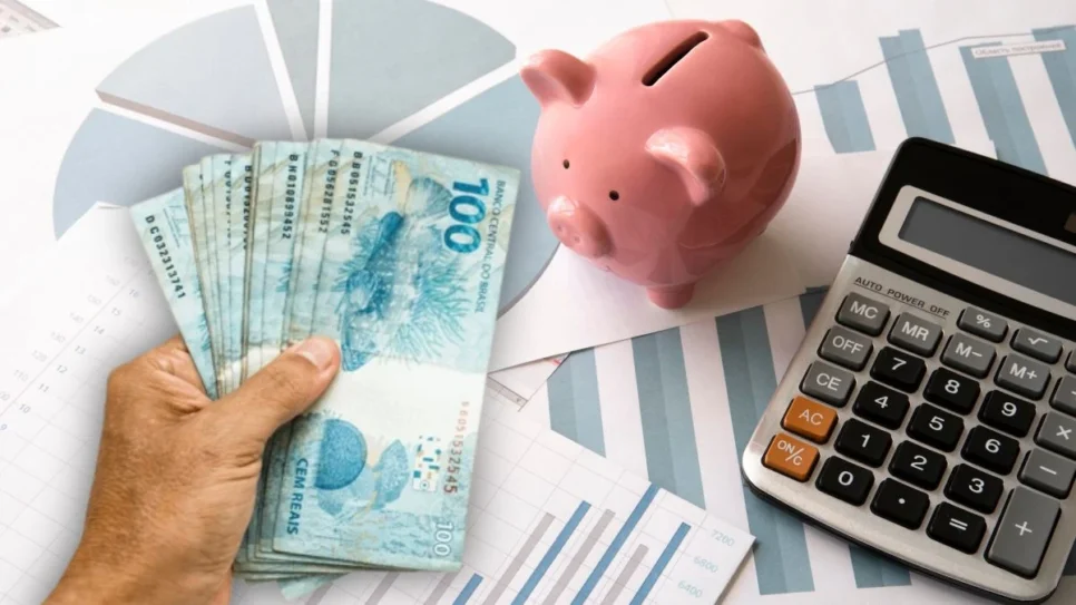 É preciso manter o valor sem saques por pelo menos um ano para o dinheiro render (Foto Reprodução/Montagem/Freepik/Internet)