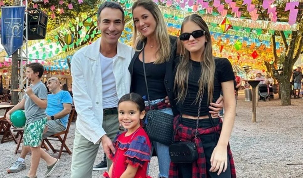 A lindíssima família do âncora da Globo e da loira da Record (Foto: Reprodução/ Instagram)