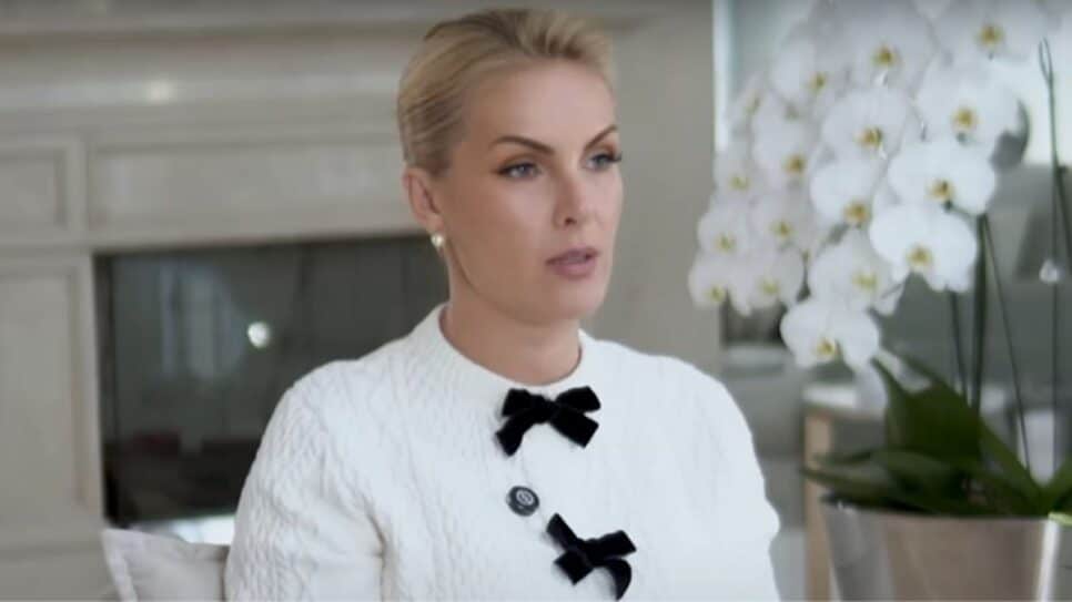 Ana Hickmann recebe previsões do futuro por experiente vidente (Foto: Reprodução/ YouTube)