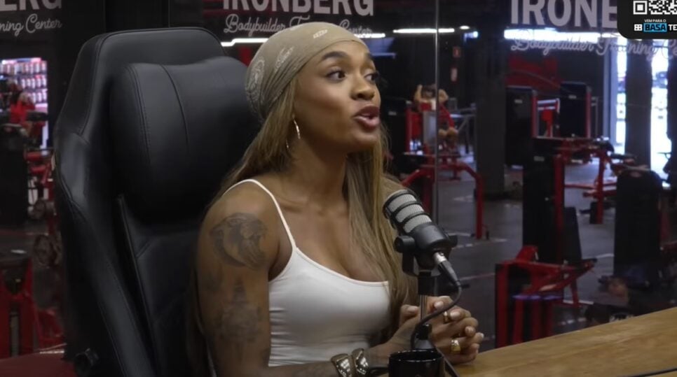 Patrícia Ramos, apresentadora da Rede BBB, da Globo (Foto: Reprodução/ Podshape, YouTube)