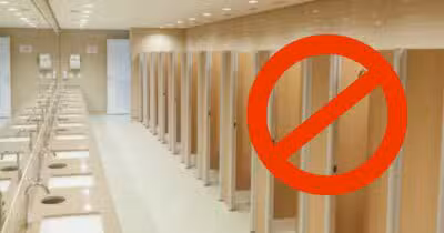 Banheiro de Shopping  - Montagem