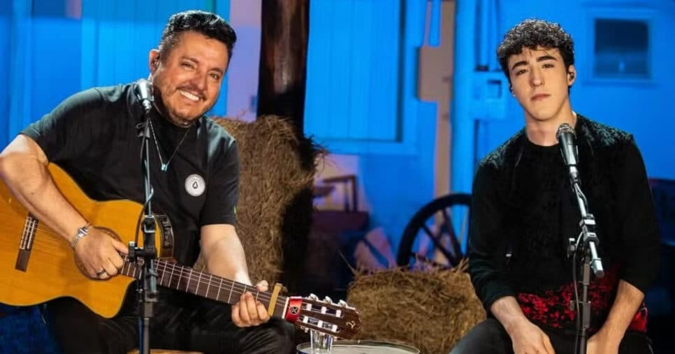 O cantor sertanejo da dupla com Marrone, Bruno ao lado do filho Enzo (Foto: Reprodução/Instagram)