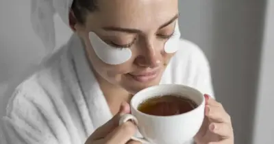 Pele de bebê em 7 dias? Chá natural poderoso transforma a pele em poucos dias