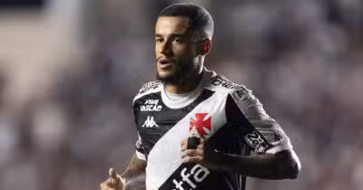 Coutinho com a camisa do Vasco (Foto: Ruano Carneiro/Getty Images)