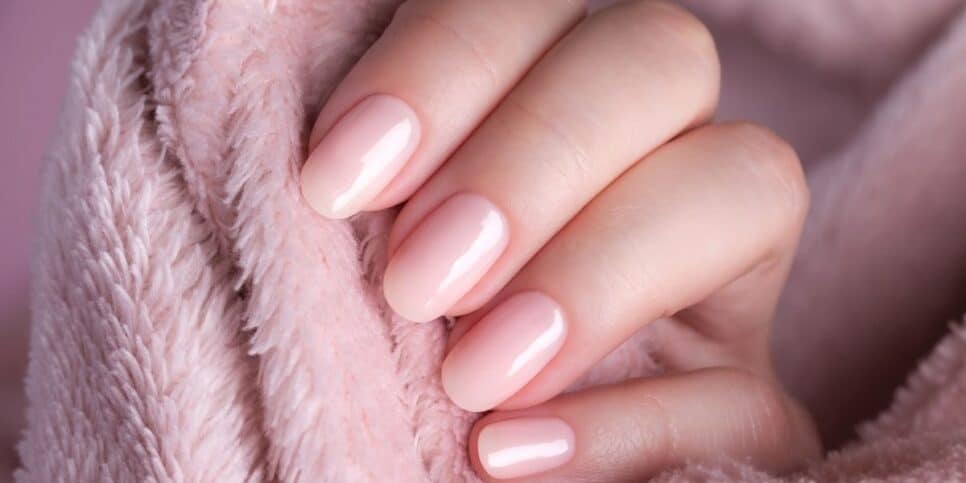 Esmalte rosé (Foto: Canva)