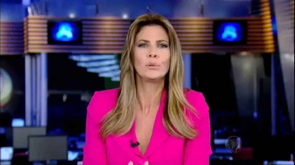 Fabiana Scaranzi sofreu demissão e nunca mais voltou à TV (Foto: Reprodução/ Record)
