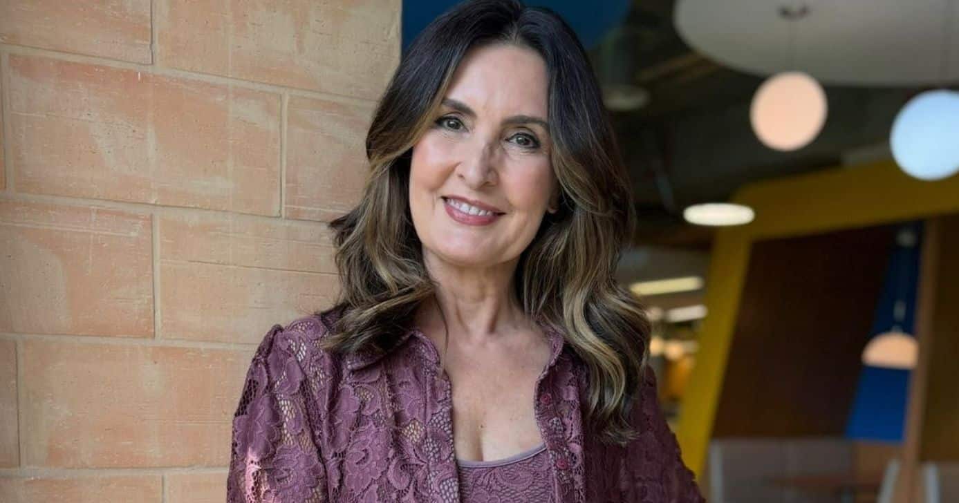 http://tvfoco.uai.com.br/wp-content/uploads/2015/05/Daniela-Mercury.jpg