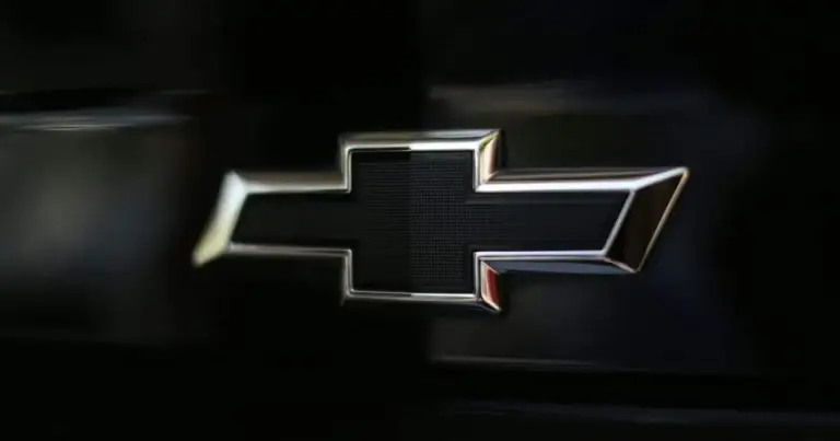 Sucesso da Chevrolet e mais 4 carros automáticos para comprar até R$100 mil Sucesso da Chevrolet e mais 4 carros automáticos para comprar até R$100 mil
