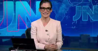 Renata Vasconcellos no Jornal Nacional da Globo (Foto: Reprodução)
