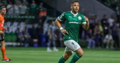 Vitor Roque em ação pelo Palmeiras (Foto: YURI MURAKAMI/FOTOARENA/ESTADÃO CONTEÚDO)