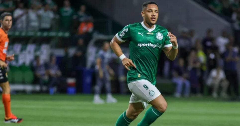 Vitor Roque em ação pelo Palmeiras (Foto: YURI MURAKAMI/FOTOARENA/ESTADÃO CONTEÚDO)