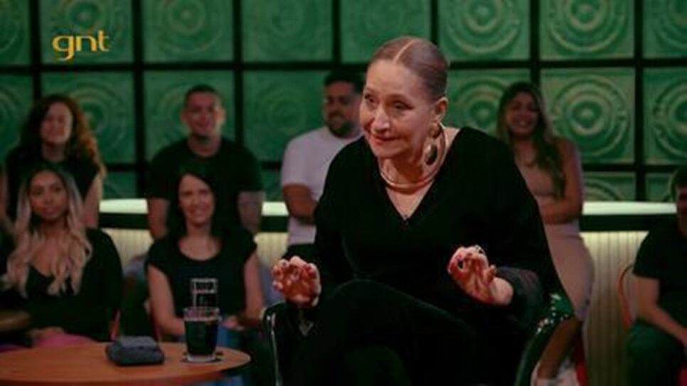 Sonia Abrão revelou medo, pavor e o que não faz em sua casa de jeito nenhum no "Que História é essa Porchat?" (Foto: Reprodução/ GNT)