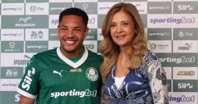 Palmeiras busca outro atacante para ser dupla de Vitor Roque (Foto: César Greco)