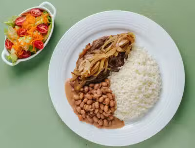 Arroz, feijão e carne, o prato amado dos brasileiros, vai ter redução de imposto (Foto: Reprodução/ Estadão/ Roberto Sebba)