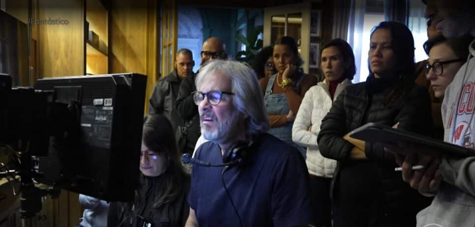 Paulo Silvestrini, diretor de Vale Tudo e sua equipe (Foto: Reprodução / Globo)