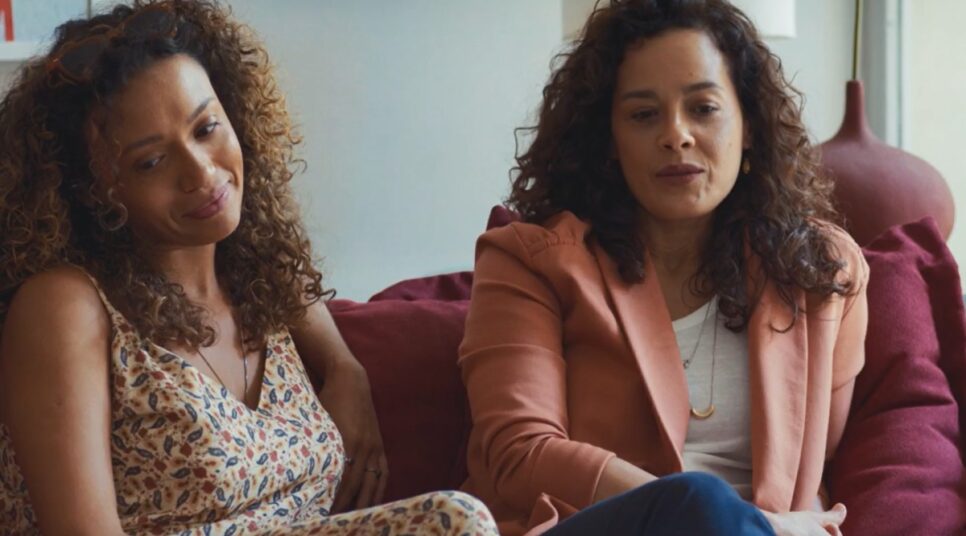 Laís (Lorena Lima) e Cecília (Maeve Jinkings) em Vale Tudo de 2025 (Foto: Reprodução/ Globo)
