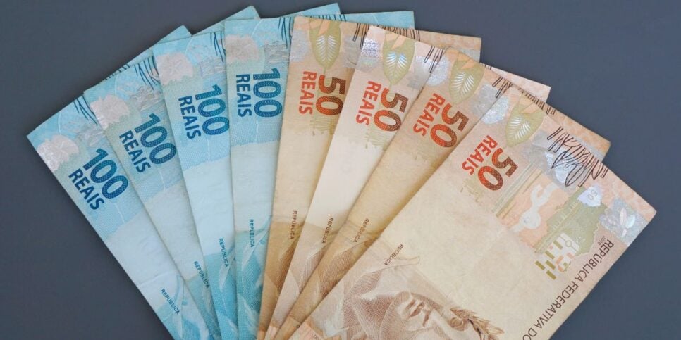 Dinheiro em papel seguirá a todo o vapor (Reprodução: Canva)