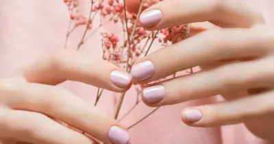 Manicures indicam: Essas cores serão febre na primavera