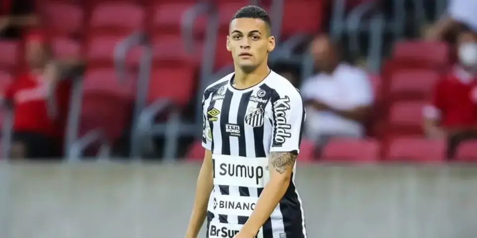 Kaiky revelado pela categorias de base do Santos (Reprodução: Pedro H. Tesch) Kaiky revelado pela categorias de base do Santos (Reprodução: Pedro H. Tesch)