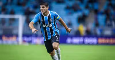 Kannemann deve renovar com o Grêmio (Foto: Lucas Uebel)