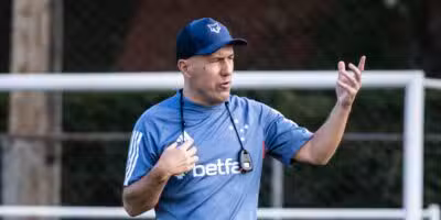 Leonardo Jardim em festa com dois reforços ao Cruzeiro (Reprodução: Gustavo Aleixo)