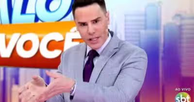 Luiz Bacci debocha da Record ao vivo durante Alô Você no SBT (Foto: Reprodução)