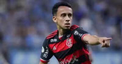 Matheus Gonçalves quase trocou Flamengo pelo Cruzeiro (Foto: Maxi Franzol/AGIF)