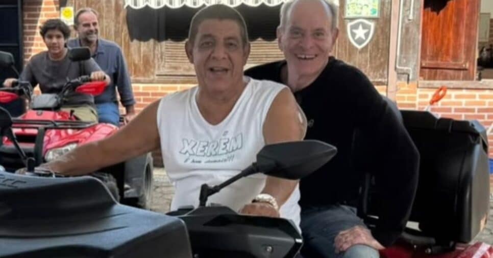 Ney Matogrosso e Zeca Pagodinho em passeio de quadriciclo (Foto: Reprodução/ Internet)