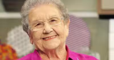 Palmirinha voltou dos mortos com recado para apresentadora da Globo (Foto: Reprodução/ Internet)