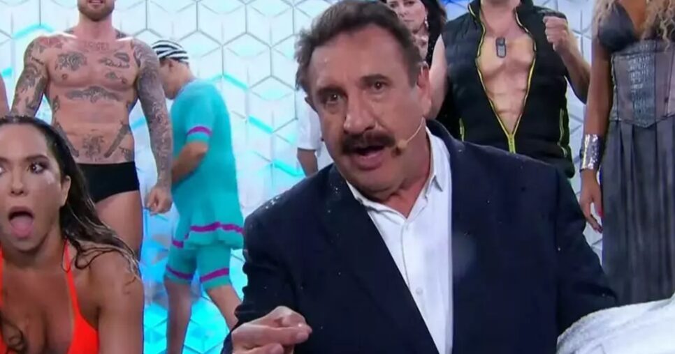 http://tvfoco.uai.com.br/wp-content/uploads/2015/05/Daniela-Mercury.jpg