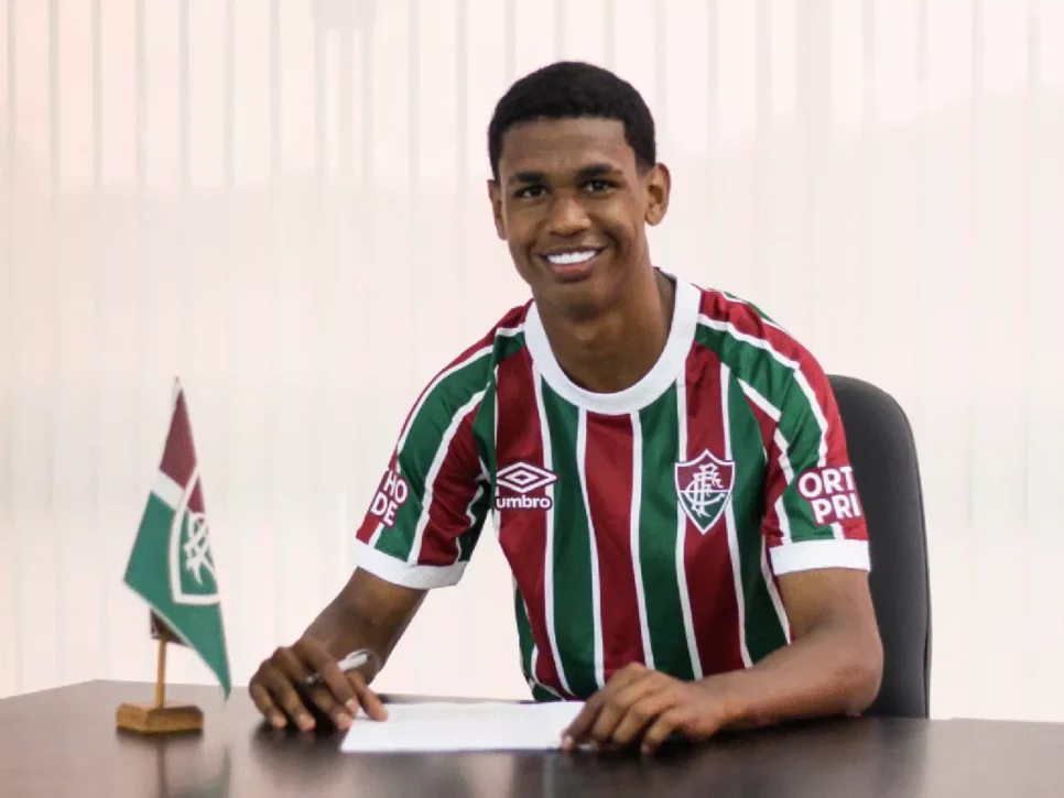André Luiz é anunciado no Fluminense (Foto: Reprodução/ Internet)