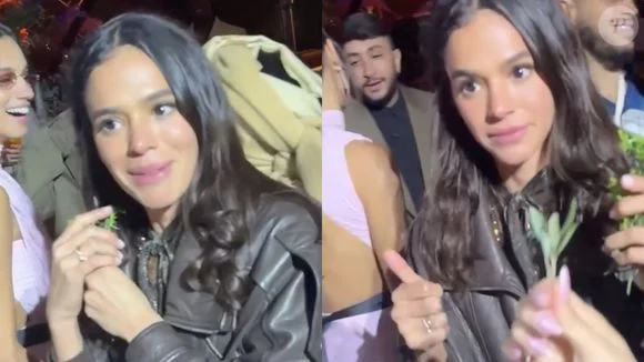 Bruna Marquezine ficou apenas com um ramo nas mãos (Foto: Reprodução/ Internet)